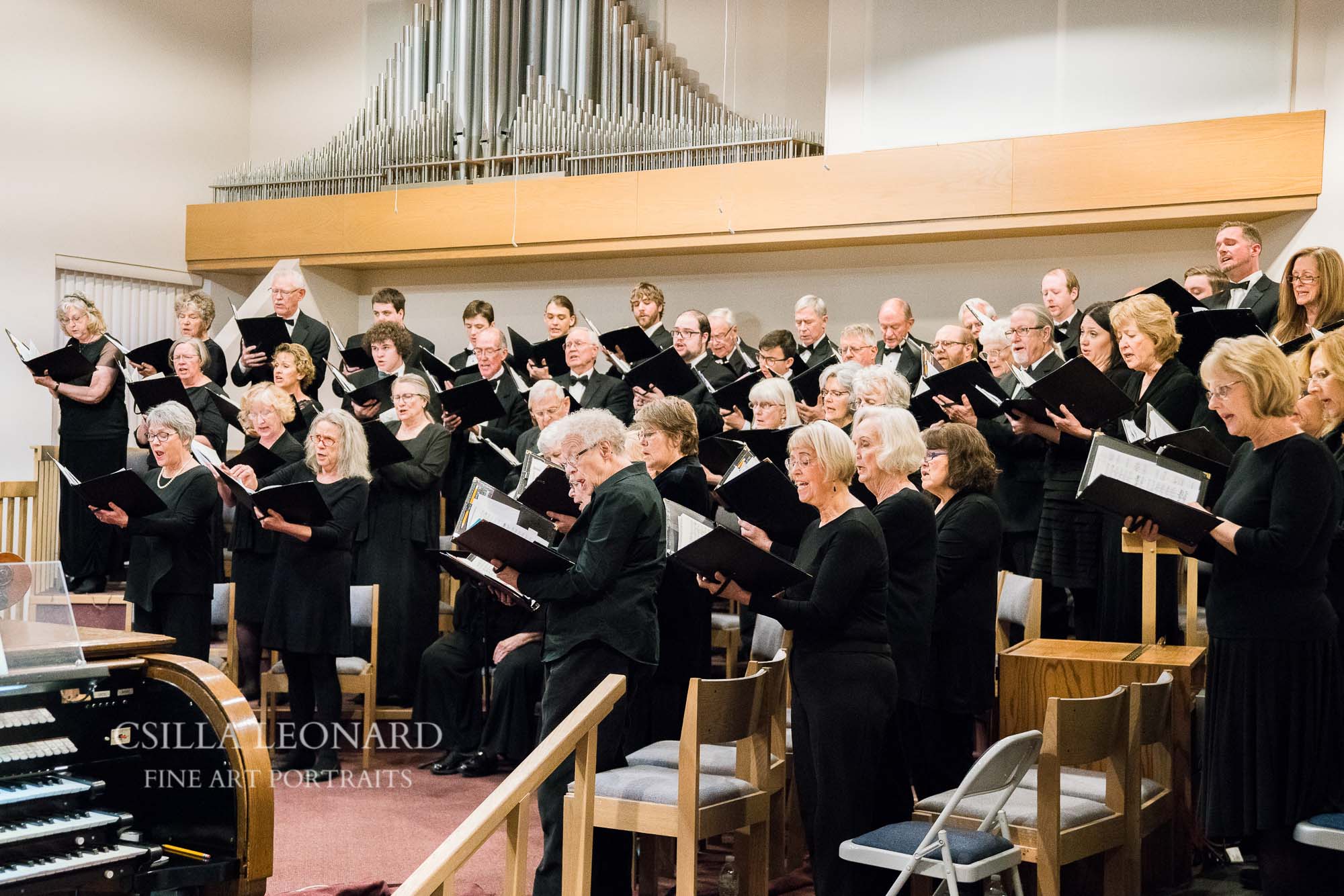 Grand junction photographer shows images of Good Friday concert (12)